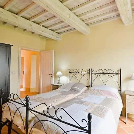 Luxury In Siena Apartment